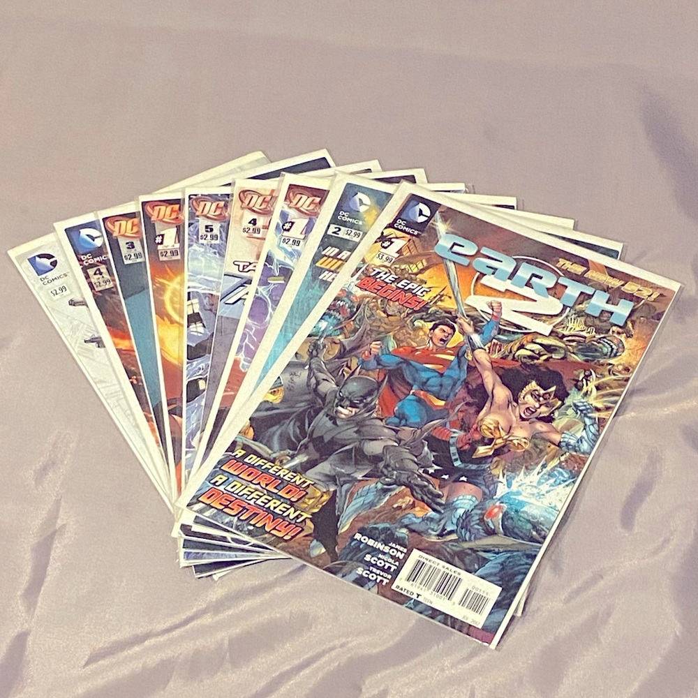 🔥DC Comics The New 52! & The Ray - 9 Comic Books Mixed Bundle🔥